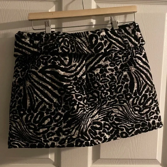 Anthropologie X Maeve Low Rise Belted Animal Print Micro Mini Skirt - Picture 5 of 6